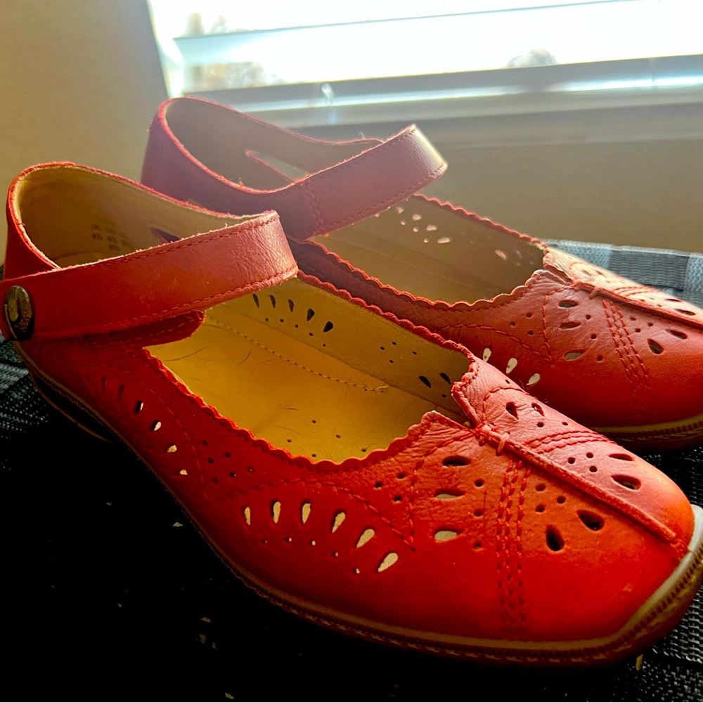 Notter woman’s leather Mary Jane’s